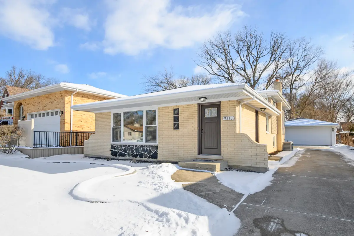 9313 S 82nd Court, Hickory Hills, IL 60457 - #1