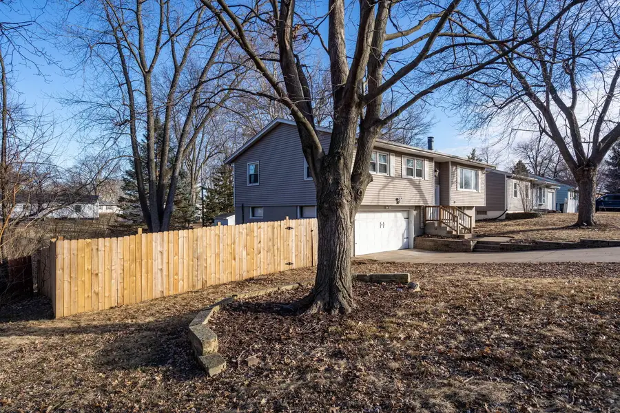 3071 S Hampton Drive, Bettendorf, IA 52722 - #2