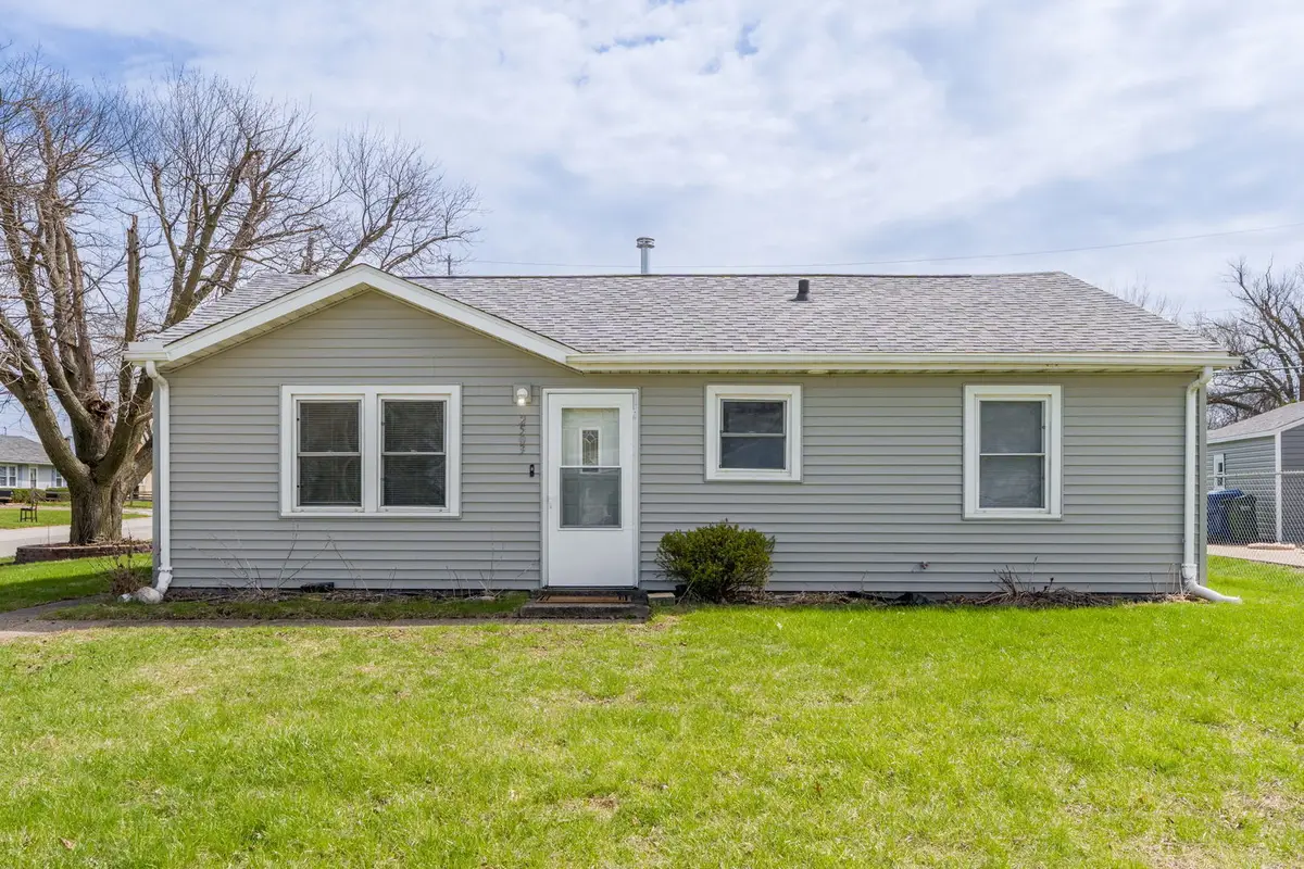 2503 W 70th Street, Davenport, IA 52806 - #1
