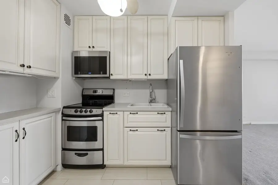 2909 N Sheridan Road #605, Chicago, IL 60657 - #2