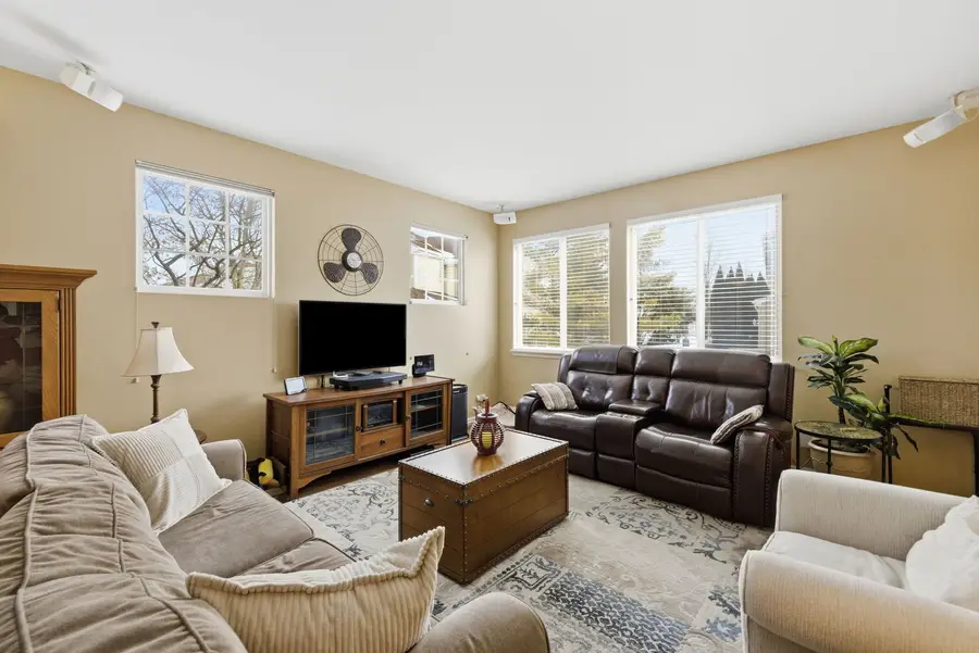 429 N Carlisle Court, Round Lake, IL 60073 - #3