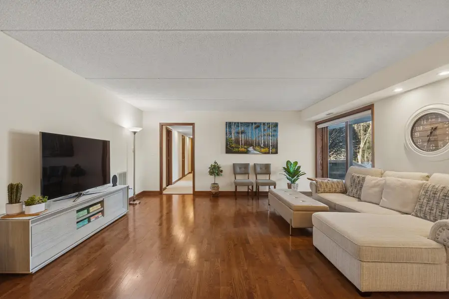 150 Red Top Drive #103, Libertyville, IL 60048 - #3