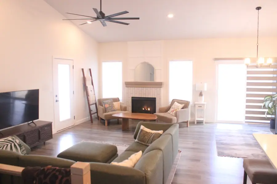 1831 S 5th Street, Eldridge, IA 52748 - Image #2