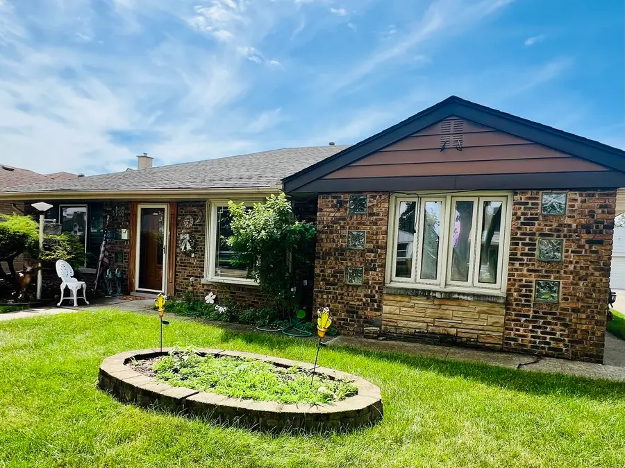 2334 S 10th Avenue, North Riverside, IL 60546 - #2