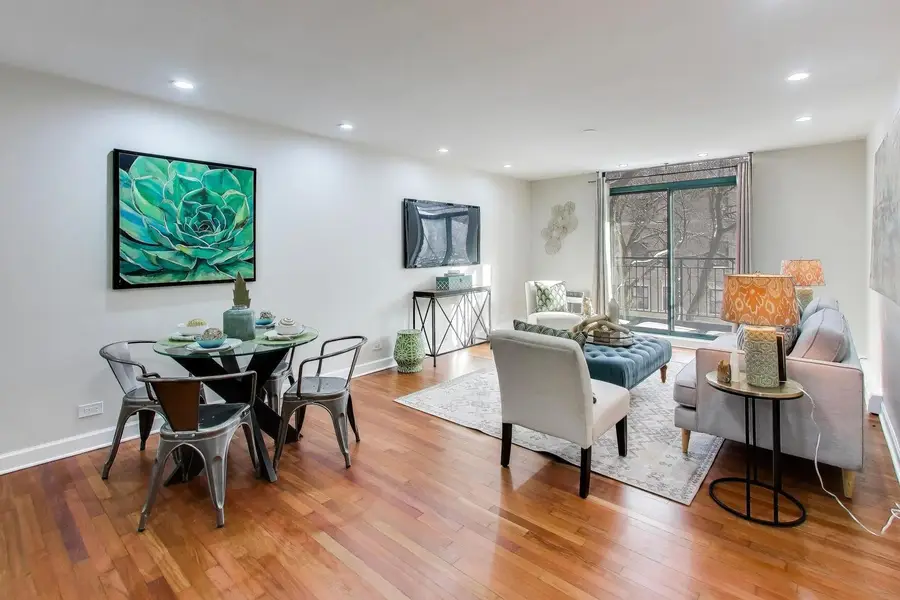 3900 N Pine Grove Avenue #301, Chicago, IL 60613 - Image #3