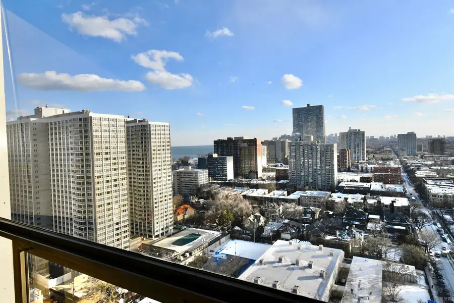 4343 N Clarendon Avenue #2401, Chicago, IL 60613 - Image #2