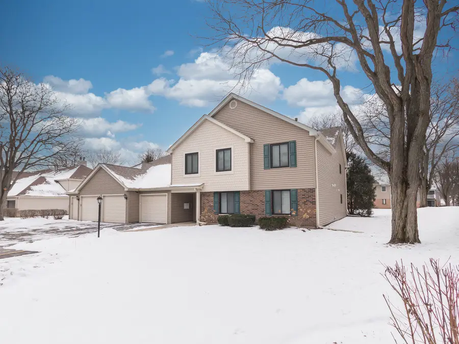 27W705 Grasmere Drive #1702, Winfield, IL 60190 - Image #2
