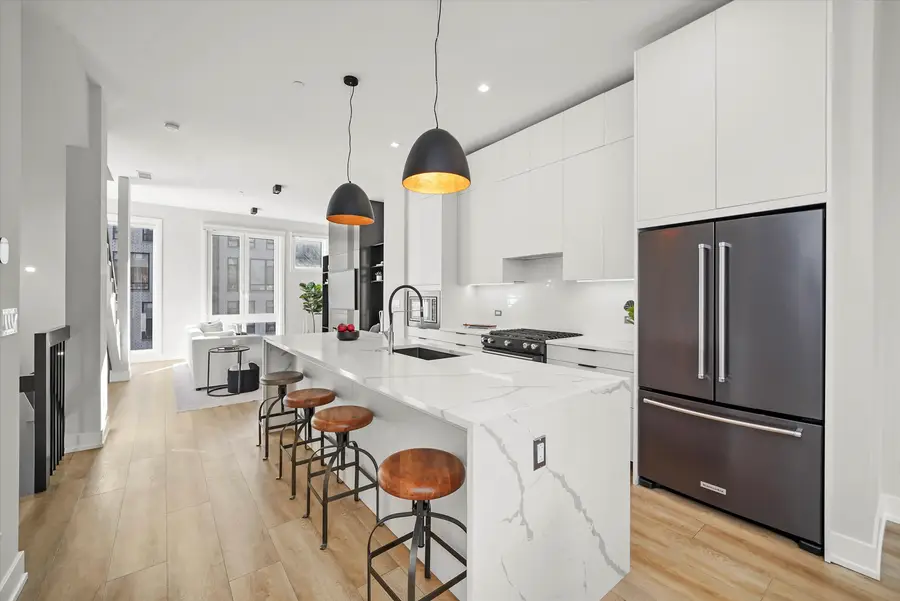 4232 W Belmont Avenue #2, Chicago, IL 60641 - #3