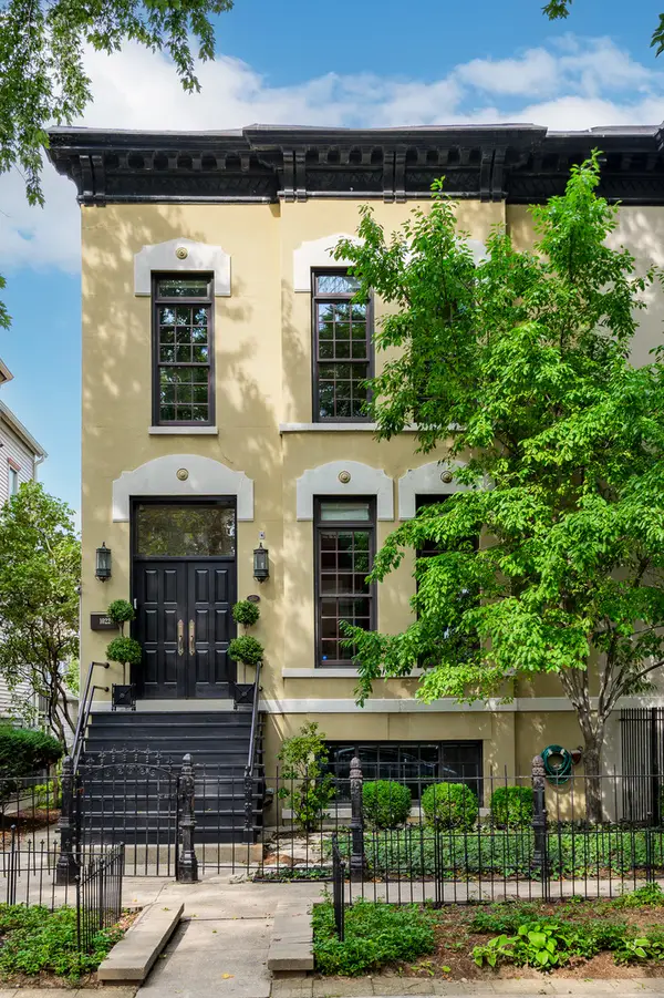 1022 W Montana Street, Chicago, IL 60614