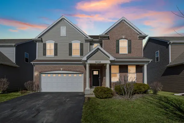 1032 Blazing Star Street, South Elgin, IL 60177