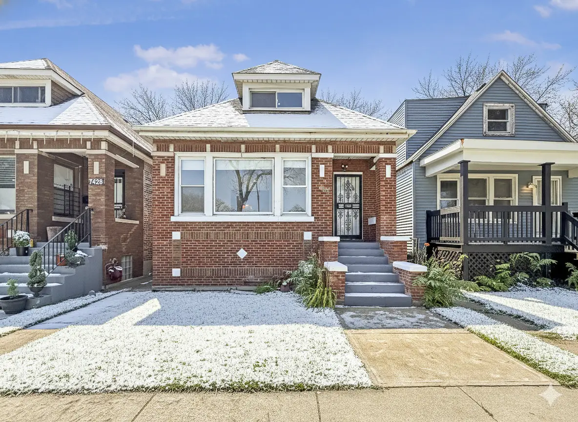 7426 S Oakley Avenue, Chicago, IL 60636 - #1