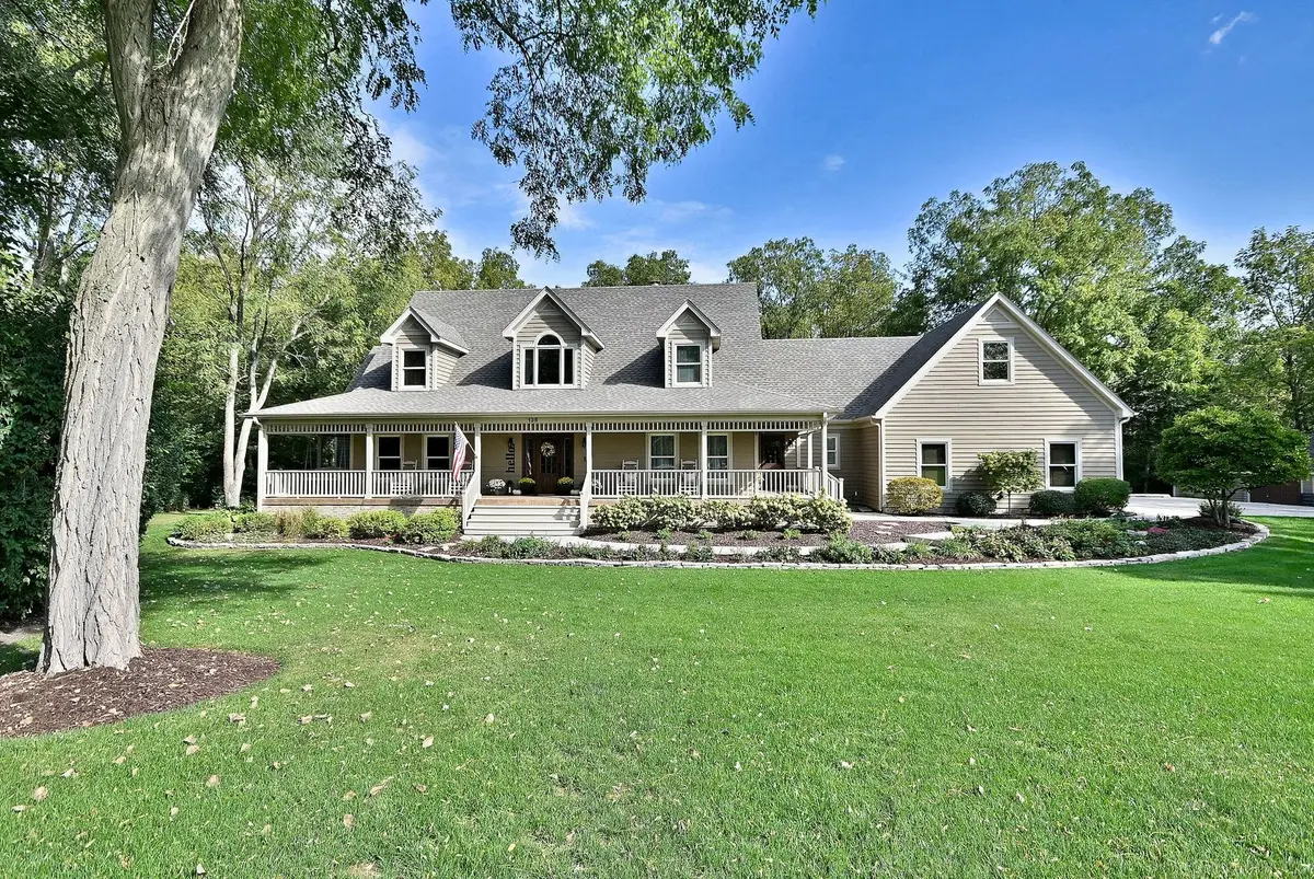 135 Country Lane, Yorkville, IL 60560 - Image #1