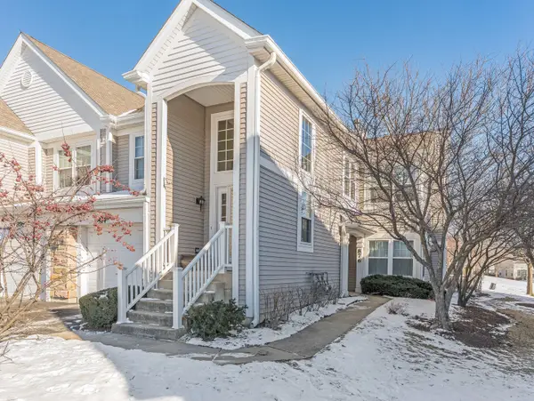 876 Brompton Court #876, Carol Stream, IL 60188