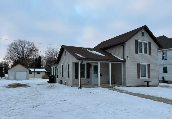 220 N Simmons Avenue, Stockton, IL 61085