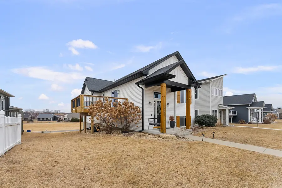 6130 Mississippi Avenue, Davenport, IA 52807 - #3