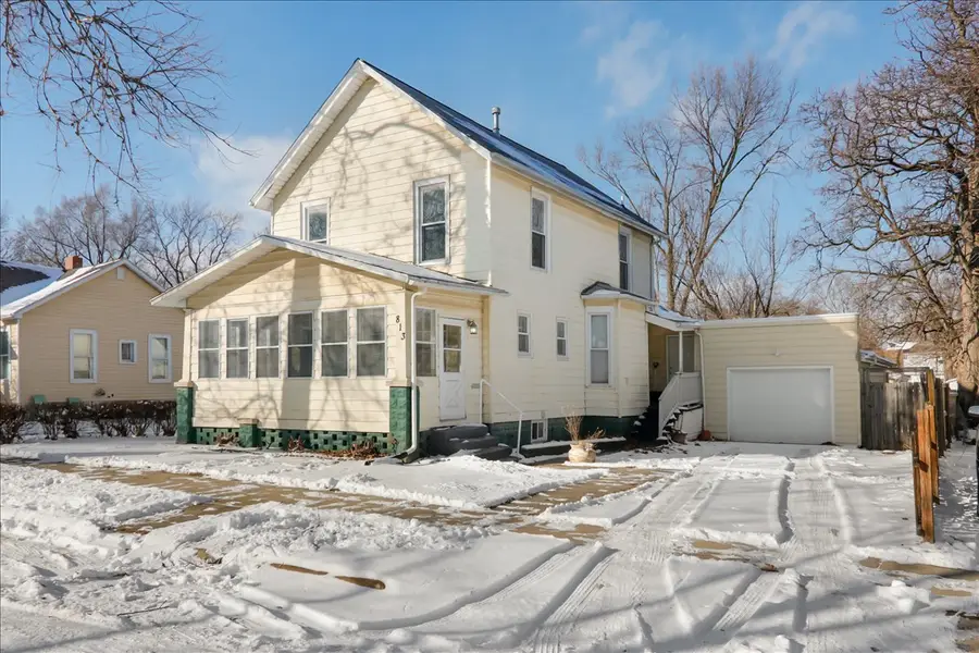 813 W Jefferson Street, Bloomington, IL 61701 - Image #2