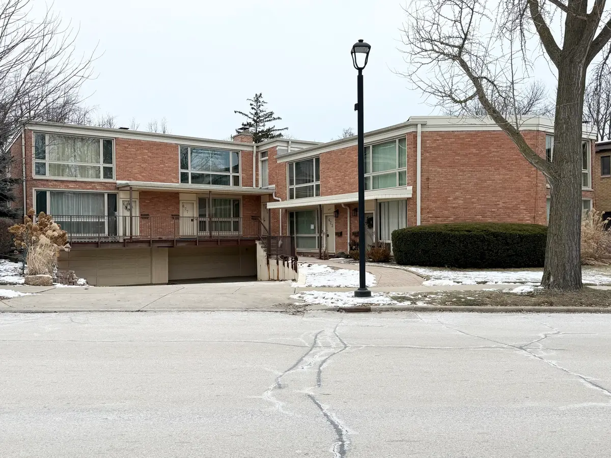 677 Roger Williams Avenue #677, Highland Park, IL 60035 - Image #1