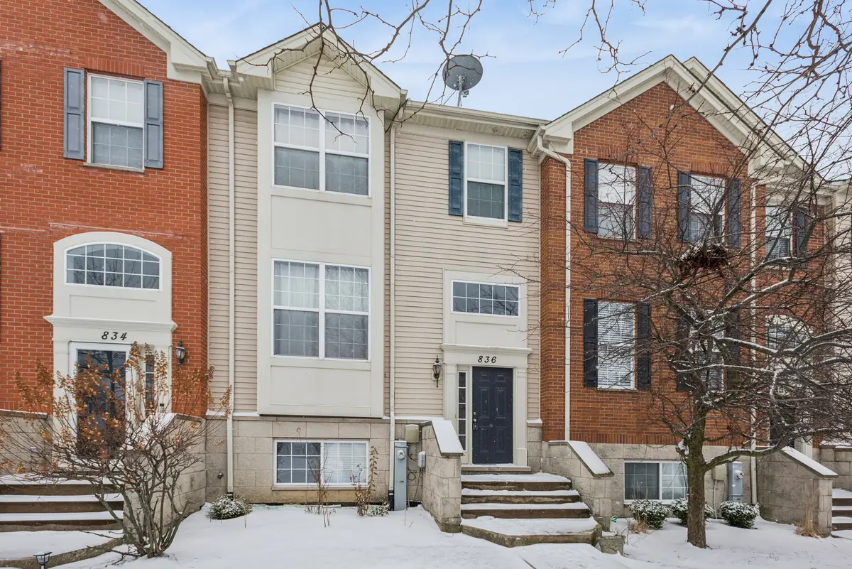 836 Lewisburg Lane, Aurora, IL 60504 - Image #1