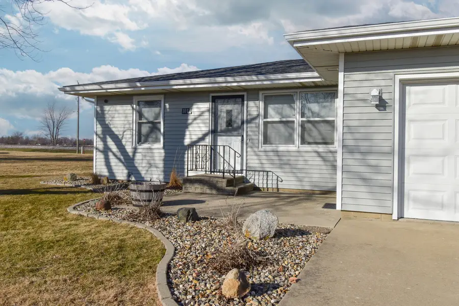 1017 Florence Avenue, Chenoa, IL 61726 - Image #2