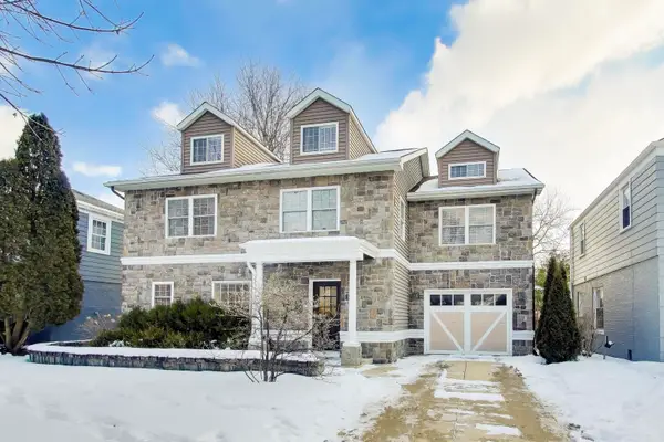 347 S Newbury Place, Arlington Heights, IL 60005