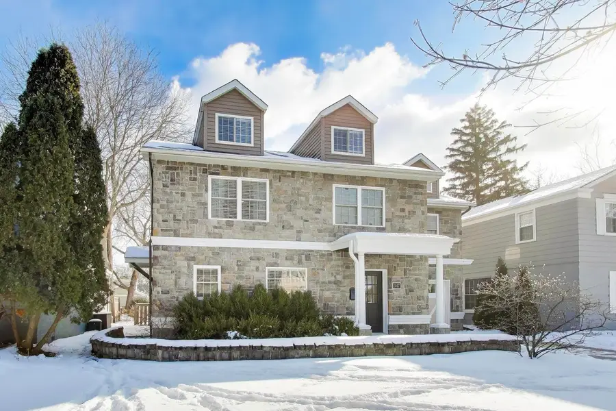 347 S Newbury Place, Arlington Heights, IL 60005 - Image #2