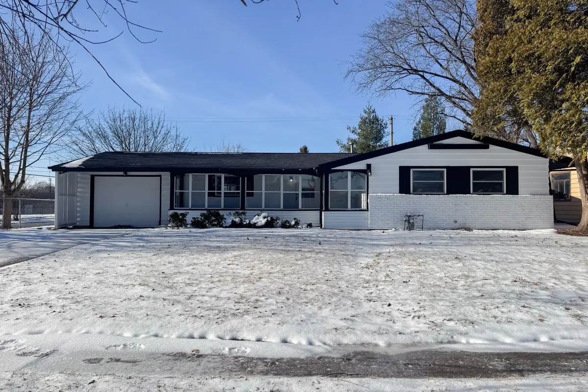 1424 Comanche Drive, Rockford, IL 61107 - Image #1