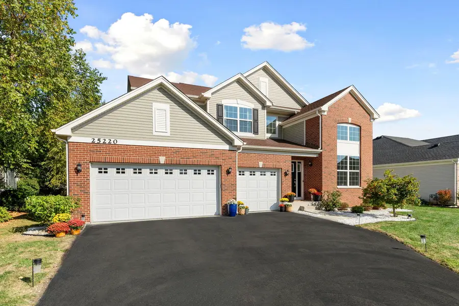 25220 W Zoumar Drive, Plainfield, IL 60586 - #2