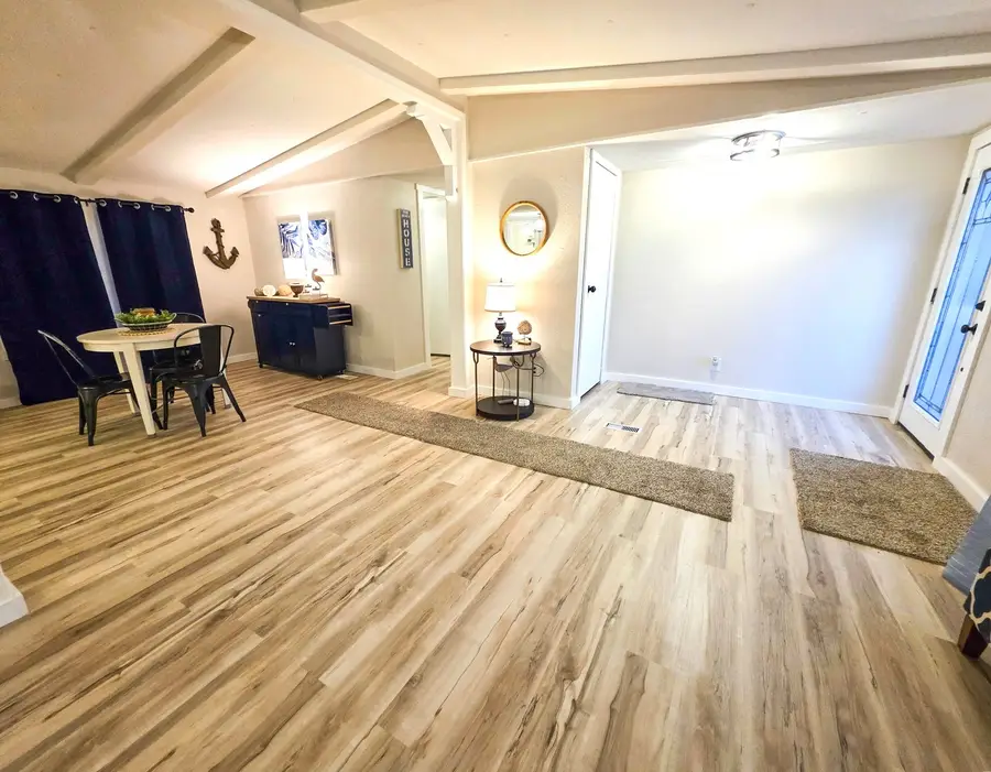 1060 W 5th Street, Flora, IL 62839 - #2