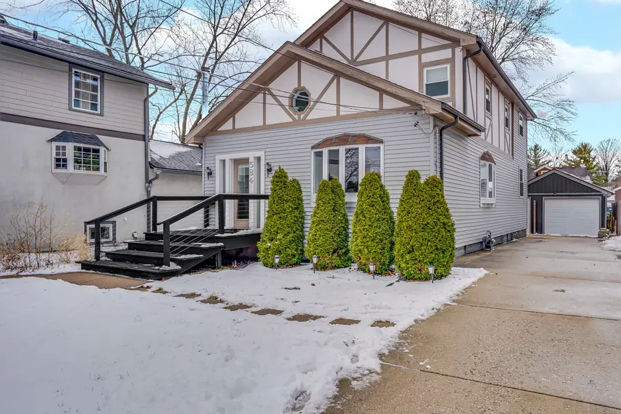 584 S 4th Avenue, Des Plaines, IL 60016 - Image #2