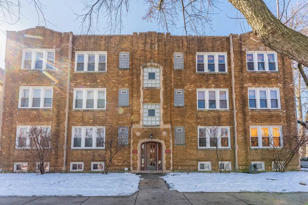 4704 N Kasson Avenue #3, Chicago, IL 60630 - Image #1