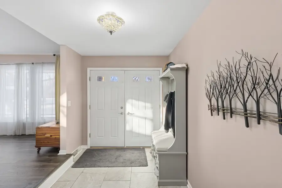 2207 E Michael Manor Lane, Arlington Heights, IL 60004 - #2