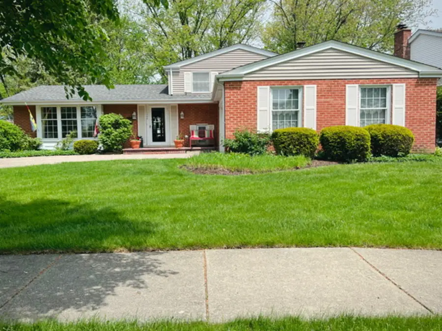 1706 S Chesterfield Drive, Arlington Heights, IL 60005 - #2