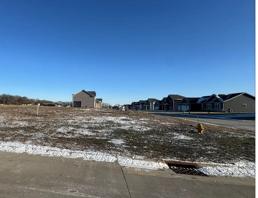 347 Mason Drive, Riverdale, IA 52722 - Image #2