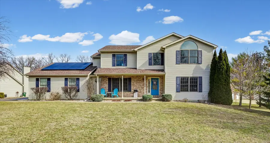 206 S Fox Run Drive, Mahomet, IL 61853 - #2