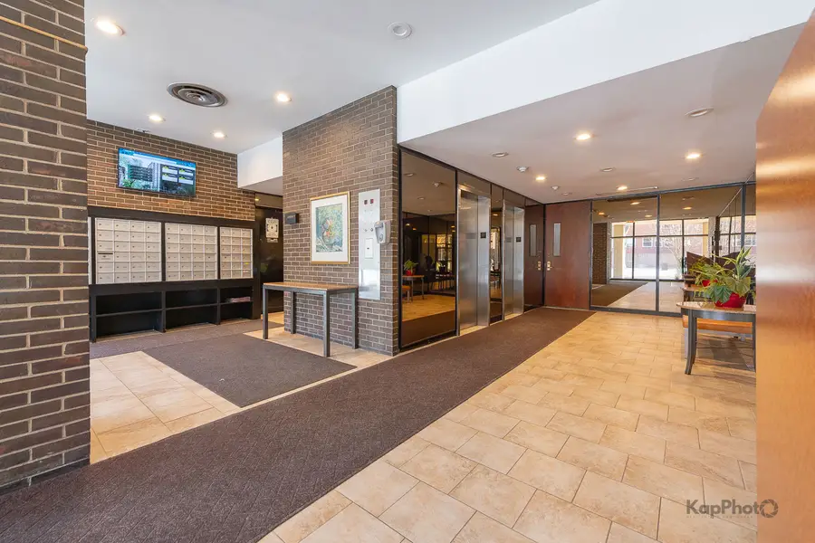 5401 S Hyde Park Boulevard #1502, Chicago, IL 60615 - Image #2