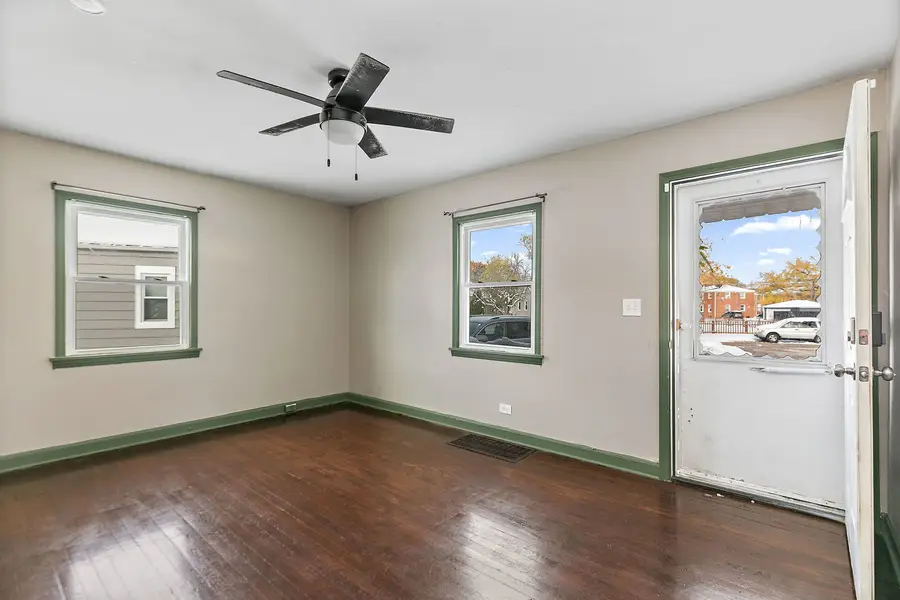 1105 Woodlawn Circle, Waukegan, IL 60085 - Image #3