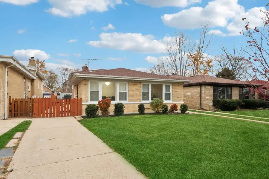 3836 W Estes Avenue, Lincolnwood, IL 60712 - #3