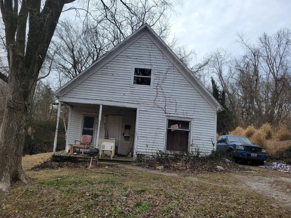 627 E High Street S, Anna, IL 62906 - Image #1