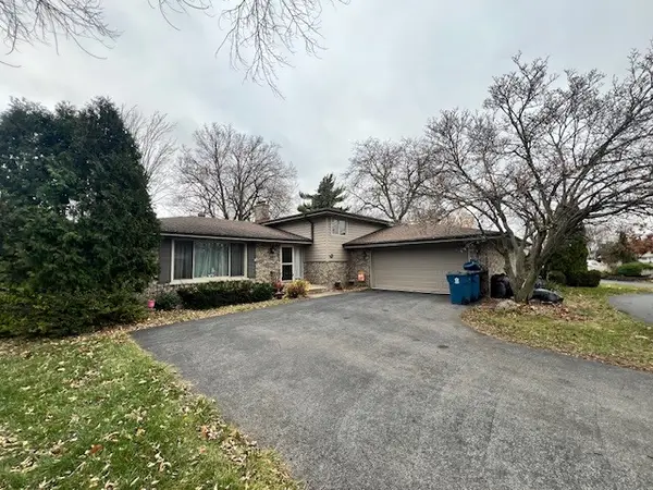 48 S Country Squire Road, Palos Heights, IL 60463