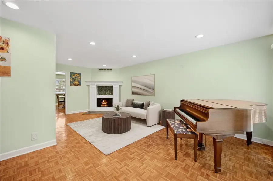 Address Withheld By Seller, Wilmette, IL 60091 - #2