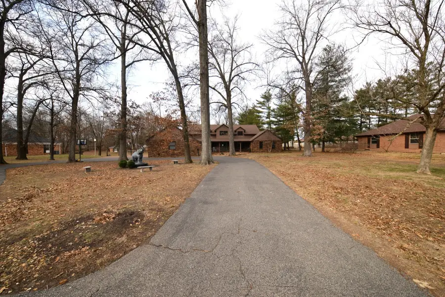 833 N 27th Street, Mount Vernon, IL 62864 - #2