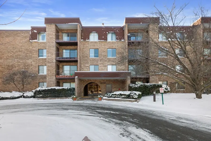 2050 Valencia Drive #300C, Northbrook, IL 60062 - #2