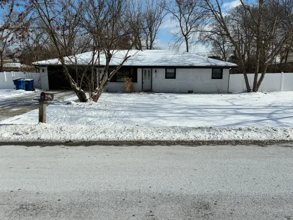 9205 S 84th Court, Hickory Hills, IL 60457