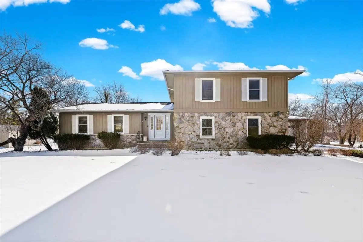 21032 N Crestview Drive, Barrington, IL 60010 - #1