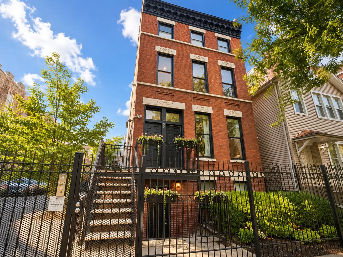Address Withheld By Seller, Chicago, IL 60610 - #1