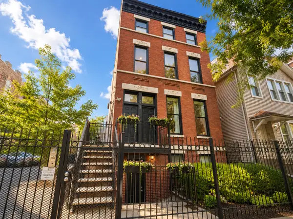 Address Withheld By Seller, Chicago, IL 60610