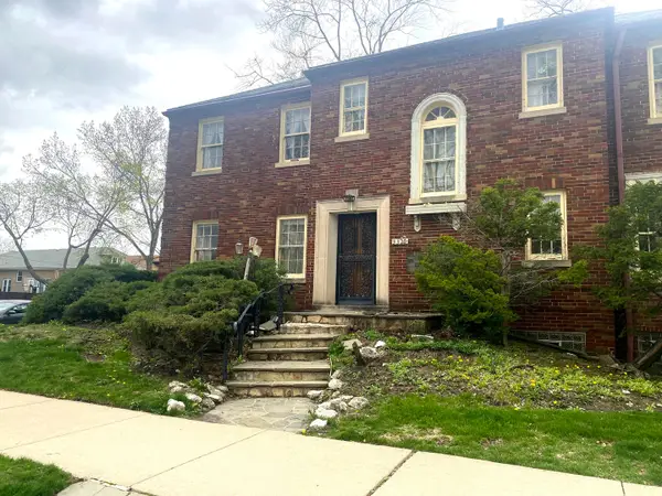 3320 W Ardmore Avenue, Chicago, IL 60659