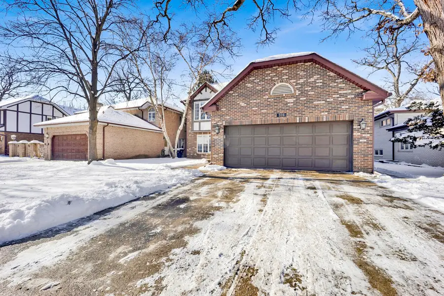 316 S Redfield Court, Park Ridge, IL 60068 - Image #2