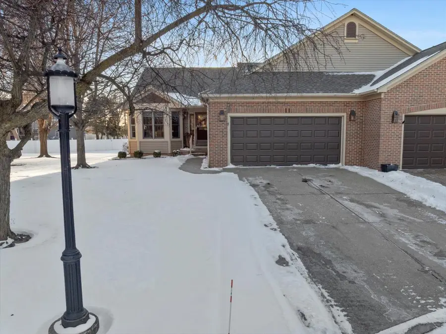 11 Spruce Court, Bloomington, IL 61704 - Image #2