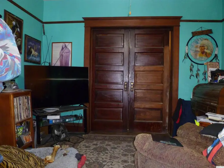 390 W 4th Street, Dallas City, IL 62330 - #2